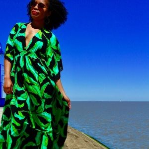 Forever 21 Tropical Leaf Print Maxi Dress size M